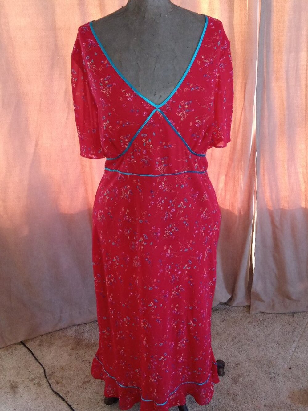 Kiyonna Red Flower Blue Trim Wiggle Midi Dress EUC 3 22 24